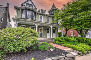 Victorian Manor on Main w 6 beds-10 mins to Lanc